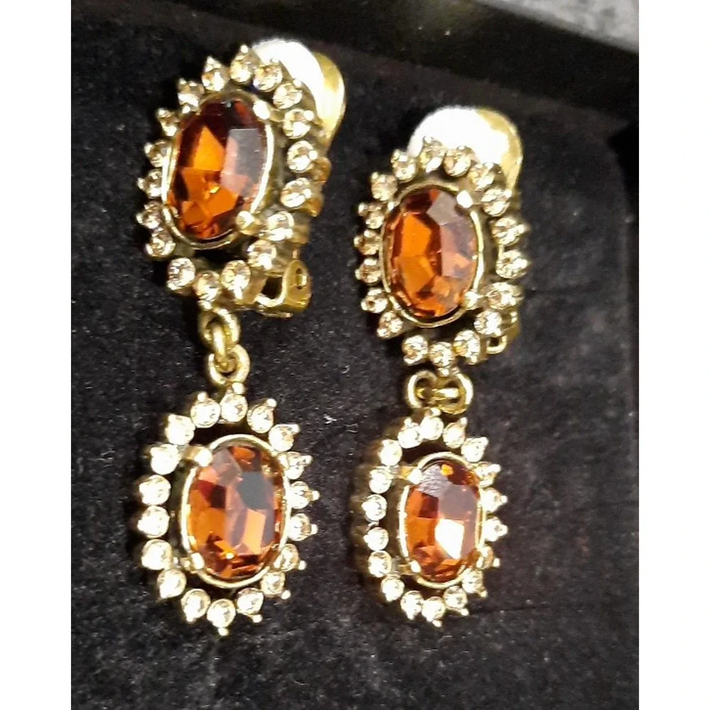 VTG HEIDI DAUS Champagne Color Swarovski Crystal Dangle Drop Clip Earrings - Picture 1 of 8